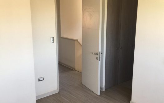 VENDE CASA HABITACIONAL , ALTO MADERO , AVDA OCTAVIO JARA WOOD 2050